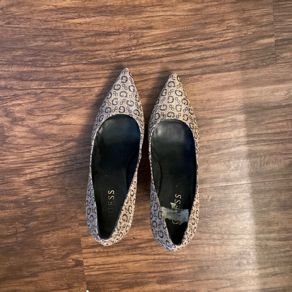 Guess gold sparkle pumps - Picture 4 of 9